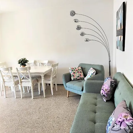 Apartamiento Mediterrani,vistas Al Mar,piscina! Apartment *