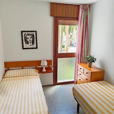 Apartamiento Mediterrani,vistas Al Mar,piscina! Apartment *